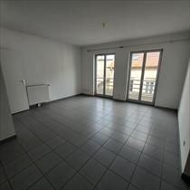 Appartment/Flat - MORESTEL - Réf.18M Appartement T3, centre Morestel