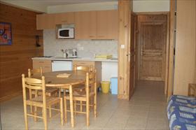 Appartement - Réallon station - Joli appartement en chalet collectif bois.