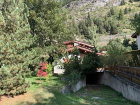 House - LANSLEVILLARD - CHALET INDIVIDUEL + TERRAIN