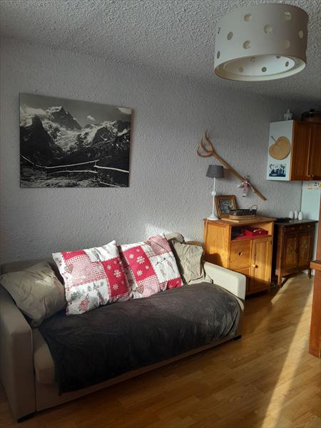 886_405_Photo2_20251208033224